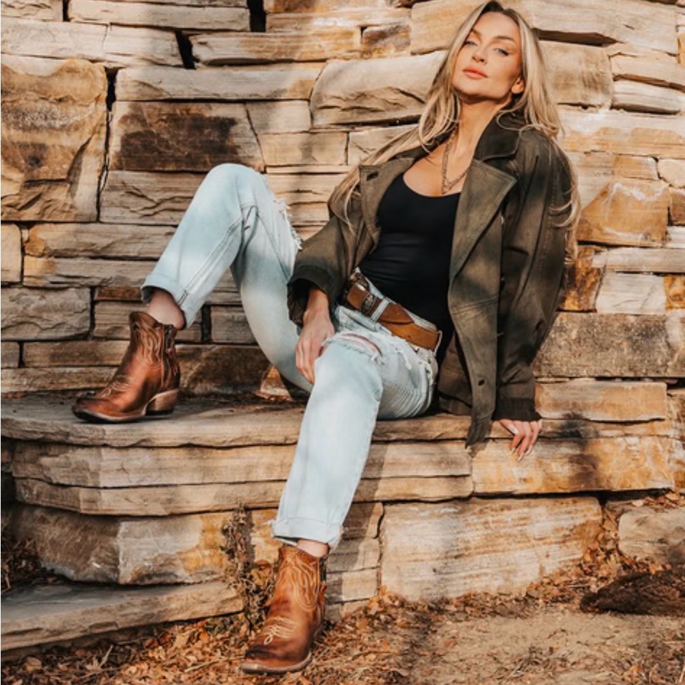 FREEBIRD WOLFIE Ankle midi boot in SOLD OUT WHISKEY Leather Western Ankle Boots - Picture 2 of 10